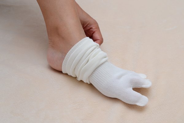 靴下./5本指の靴下です.素材は綿と絹です.