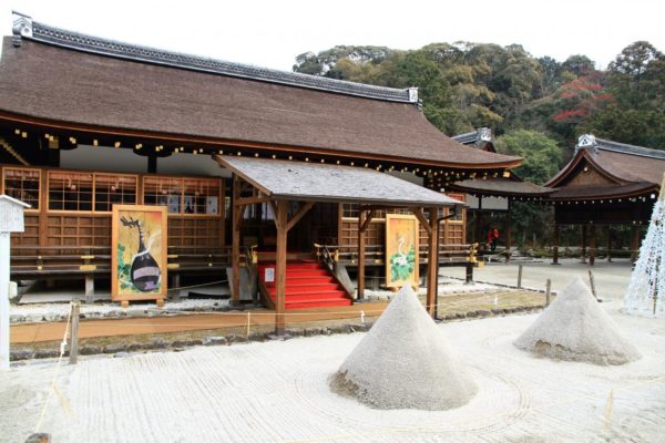 上賀茂神社　細殿前の立砂